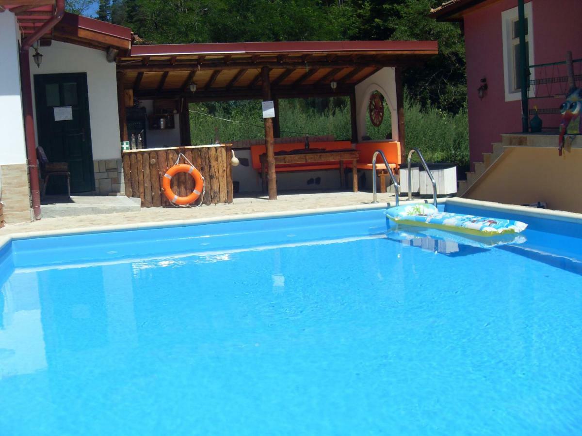 Hotel The Pink House Polkovnik Serafimovo Zewnętrze zdjęcie
